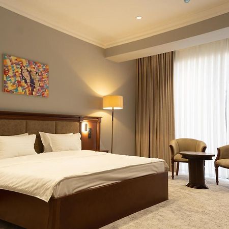 Mir Luxe Plaza Hotell Tasjkent Eksteriør bilde