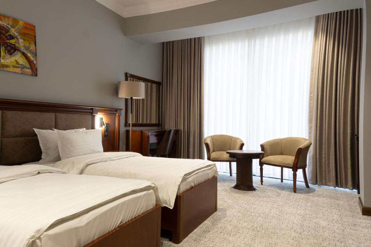 Mir Luxe Plaza Hotell Tasjkent Eksteriør bilde