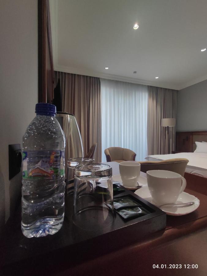 Mir Luxe Plaza Hotell Tasjkent Eksteriør bilde
