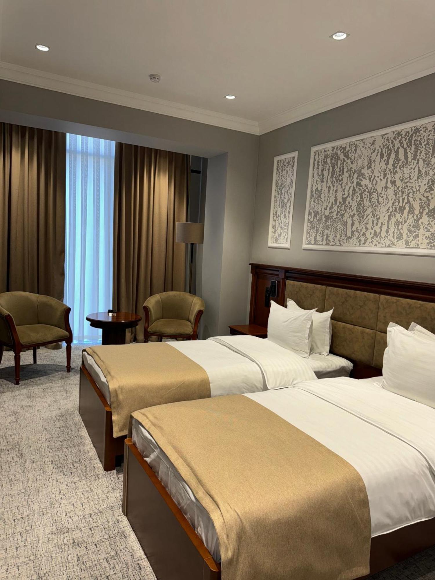Mir Luxe Plaza Hotell Tasjkent Eksteriør bilde